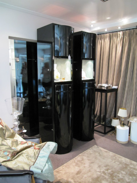 Jewelery Display black lacquered showcases